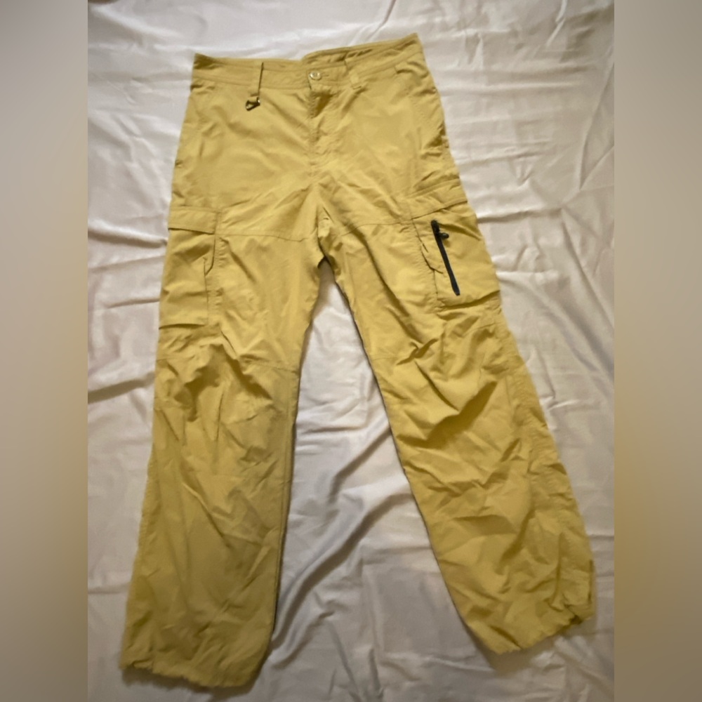 Nike Yellow Cargo Pants for Outdoor Adventures Size Medium